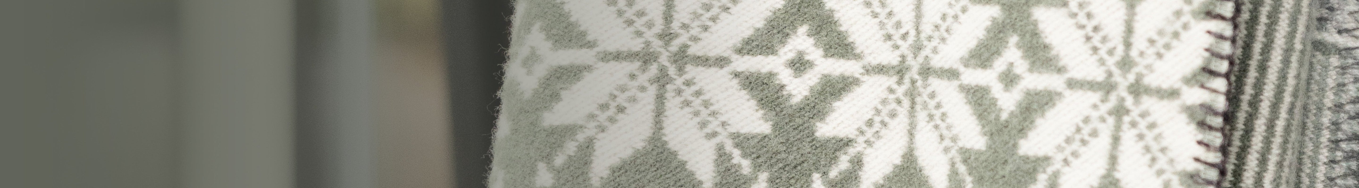 Pattern Throw Blankets